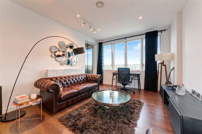 2 Bedroom Flat To Rent In Lock Side Way, London, E16