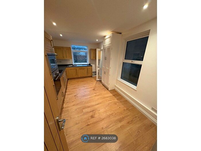 4 Bedroom Semi Detached House To Rent In Richardson Road, Swansea, SA1