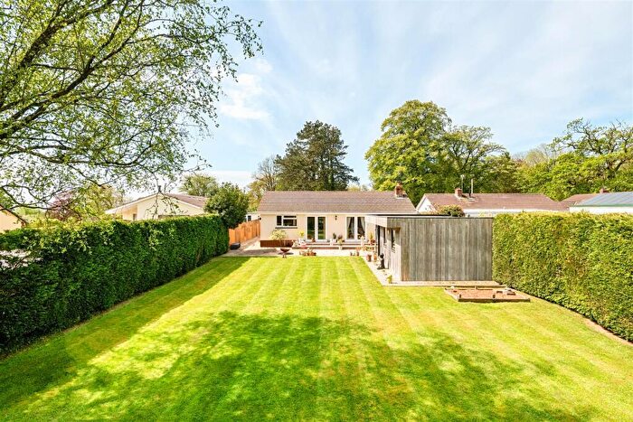 5 Bedroom Bungalow For Sale In Glebelands, Puddington, Tiverton, EX16