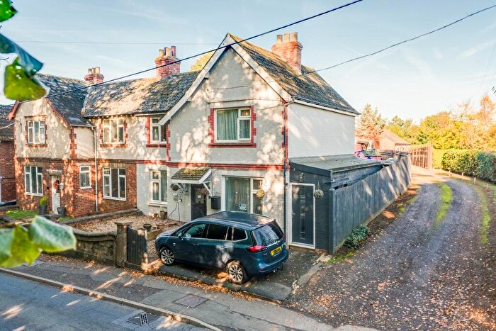 5 Bedroom End Of Terrace House For Sale In Wellingborough Road, Irthlingborough, NN9