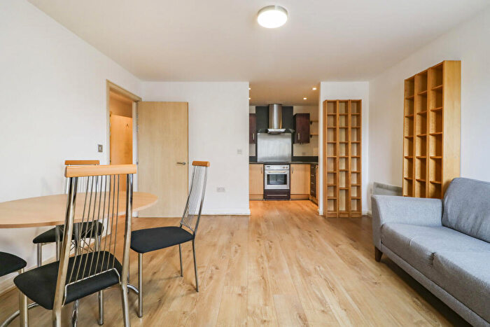 1 Bedroom Flat To Rent In Churchill Way, Cardiff, CF10
