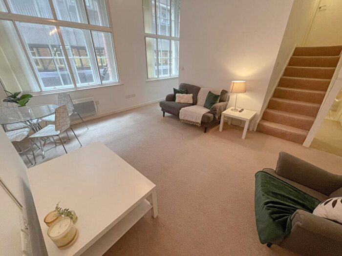 2 Bedroom Flat To Rent In Old Hall Street, L3