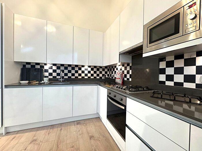 2 Bedroom Flat To Rent In Narayan Mews, London, NW10