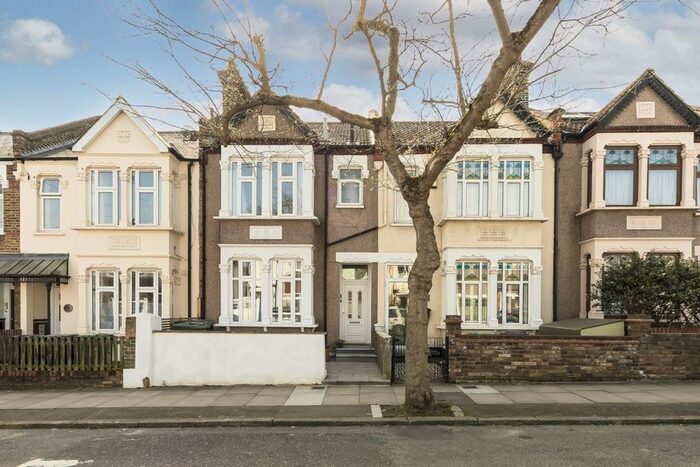 2 Bedroom Flat To Rent In Chudleigh Road, London, SE4
