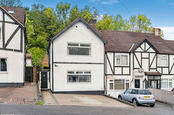3 Bedroom End Terrace House For Sale In The Glade, Coulsdon, CR5