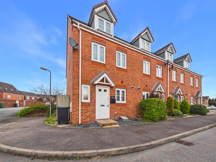 3 Bedroom End Of Terrace House To Rent In Iris Avenue, Bermuda Park, Nuneaton, CV10