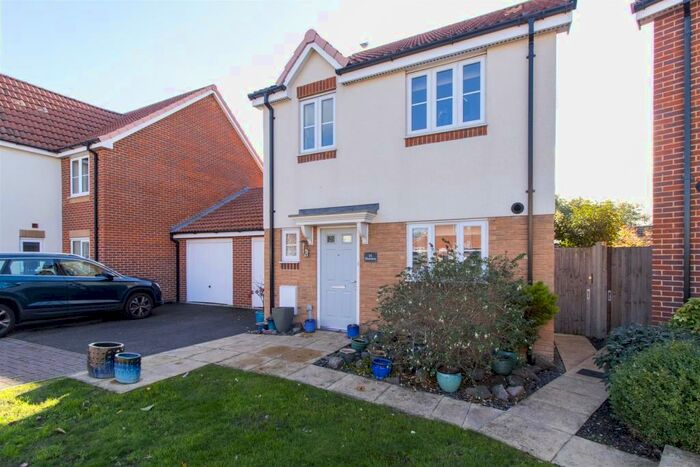 3 Bedroom Link Detached House To Rent In Hereson Road, Broadstairs, CT10