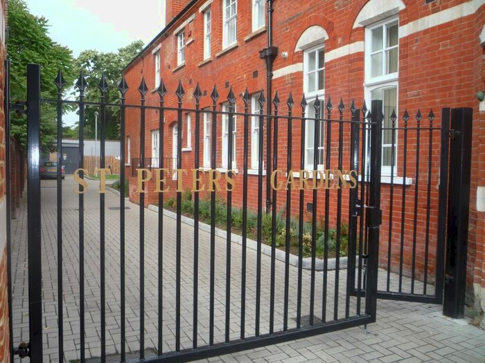 2 Bedroom Flat To Rent In Bedroom, Bathroom, Toilets, SE13