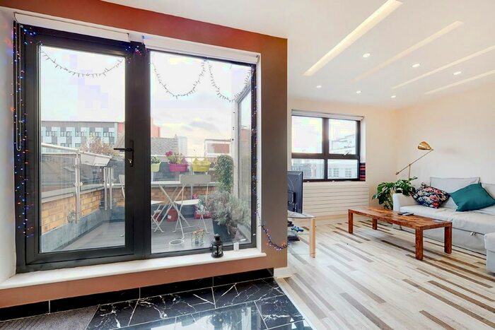 1 Bedroom Penthouse To Rent In Turner Street, London, E1