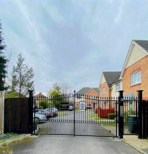 3 Bedroom End Of Terrace House To Rent In Allerford Court, Harrow, Middlesex HA2