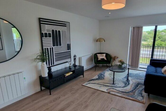 2 Bedroom Flat To Rent In Riverside Walk, Ashford, TN23