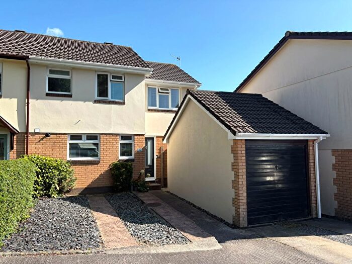 4 Bedroom End Of Terrace House For Sale In Rosemoor Road, Torrington, Devon, EX38