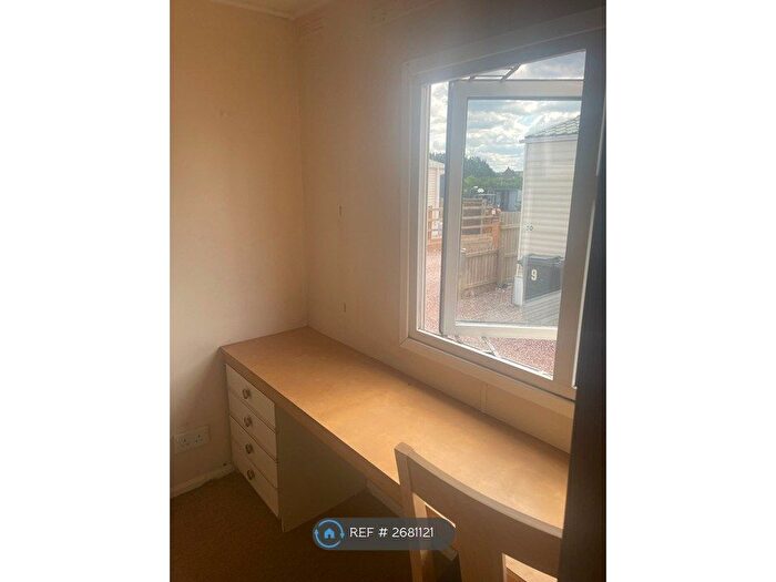 2 Bedroom Park Home To Rent In Lakeview Park, Minsterworth, Gloucestershire, GL2