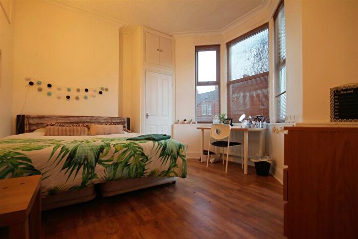 3 Bedroom Flat To Rent In Greystoke Avenue, Sandyford, NE2