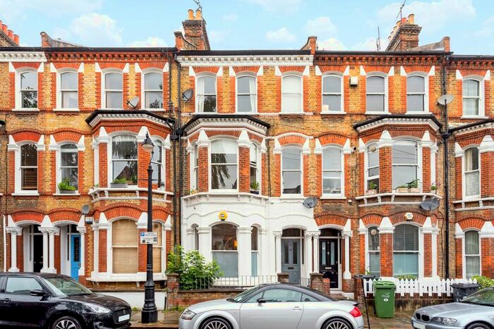 2 Bedroom Flat To Rent In Atherfold Road, London, SW9