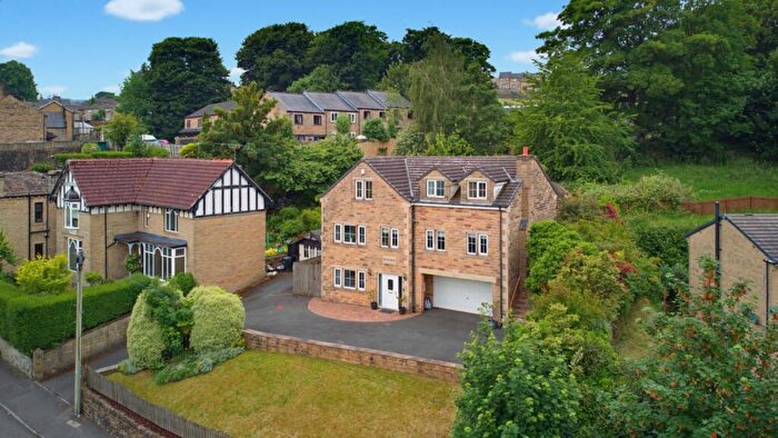 5 Bedroom Detached House For Sale In Delph House, Stainland Road, Holywell Green, Halifax, West Yorkshire, HX4