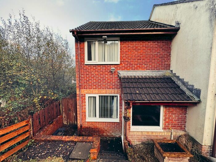 2 Bedroom End Of Terrace House To Rent In Ffynnon Wen, Clydach, Swansea, SA6