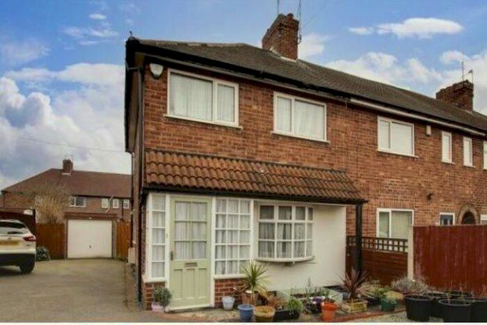 3 Bedroom Property To Rent In Crofton Close, Nottingham NG8