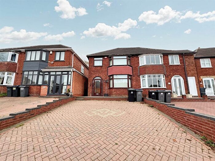 3 Bedroom Semi-Detached House For Sale In Foden Road, Great Barr, Birmingham, B42