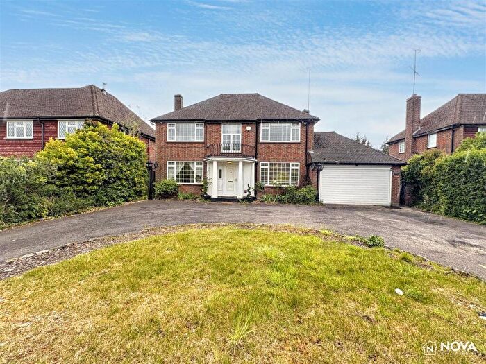 4 Bedroom Detached House For Sale In Old Bedford Road, Luton, LU2