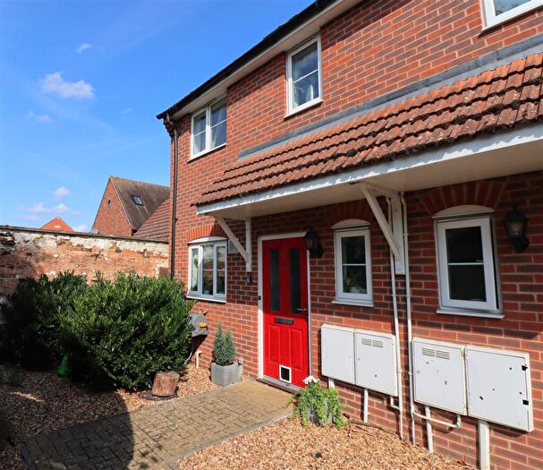 3 Bedroom End Of Terrace House To Rent In Harrisons Walk, Thrapston, Kettering, NN14