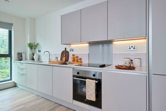 2 Bedroom Apartment To Rent In Station View Guildford, GU1