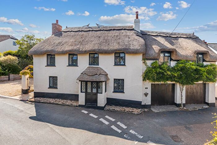 4 Bedroom Detached House For Sale In Cofton Hill, Cockwood, EX6
