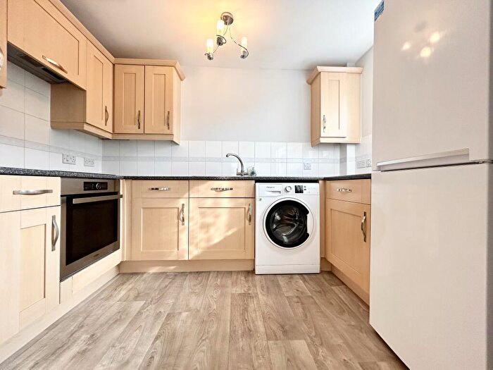 2 Bedroom Flat To Rent In Esparto Way, South Darenth, DA4