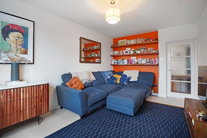 2 Bedroom Flat For Sale In Waldram Park Road, Forest Hill, London, SE23