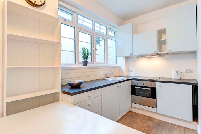 2 Bedroom Flat For Sale In Chatsworth Court, Pembroke Road, London, W8