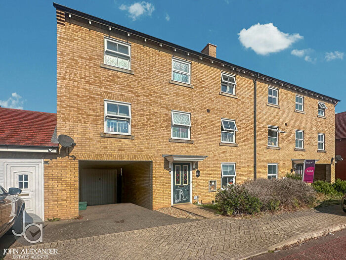 4 Bedroom Semi-Detached House For Sale In Valentinus Crescent, Colchester, CO2