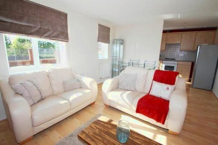 2 Bedroom Flat To Rent In Foster Drive, Gateshead, NE8