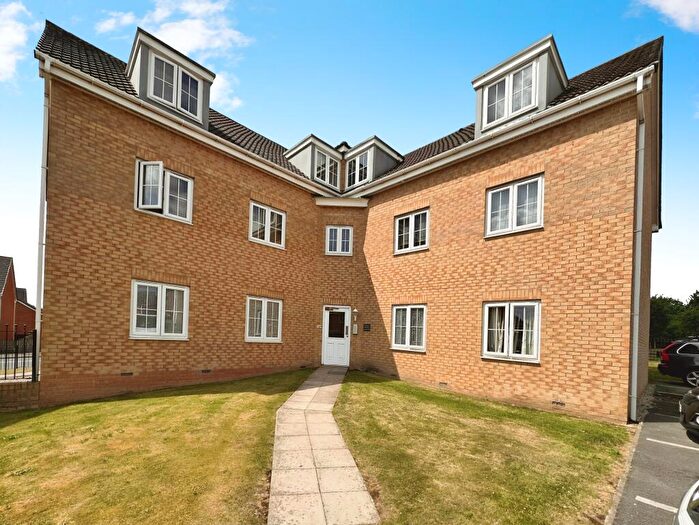 2 Bedroom Flat For Sale In New Forest Drive, Leeds, LS10
