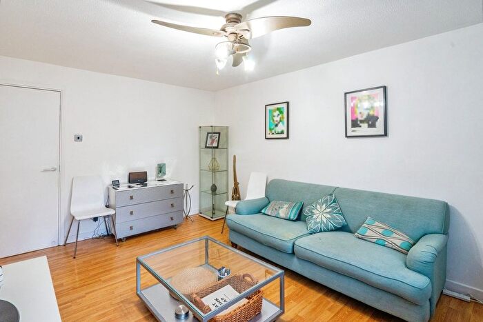 1 Bedroom Flat For Sale In Endell Street, London, WC2H