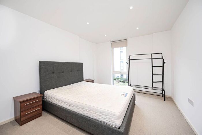 1 Bedroom Flat To Rent In Central Street, Clerkenwell, London, EC1V