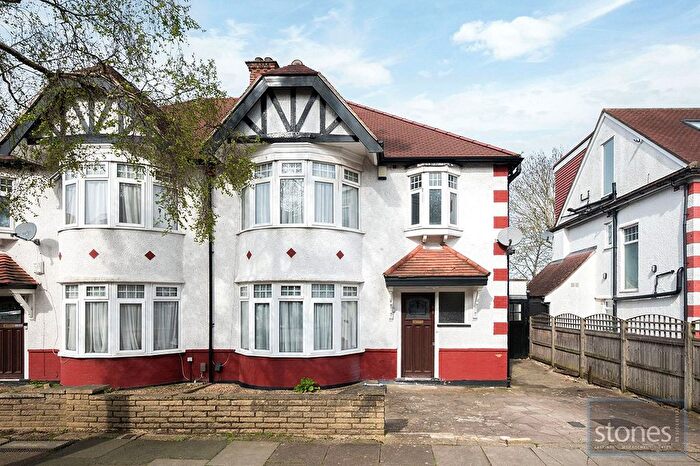 4 Bedroom Semi Detached House For Sale In Lyndhurst Gardens, London, N3
