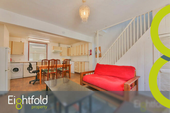 3 Bedroom Terraced House To Rent In Edinburgh Road, Brighton, BN2
