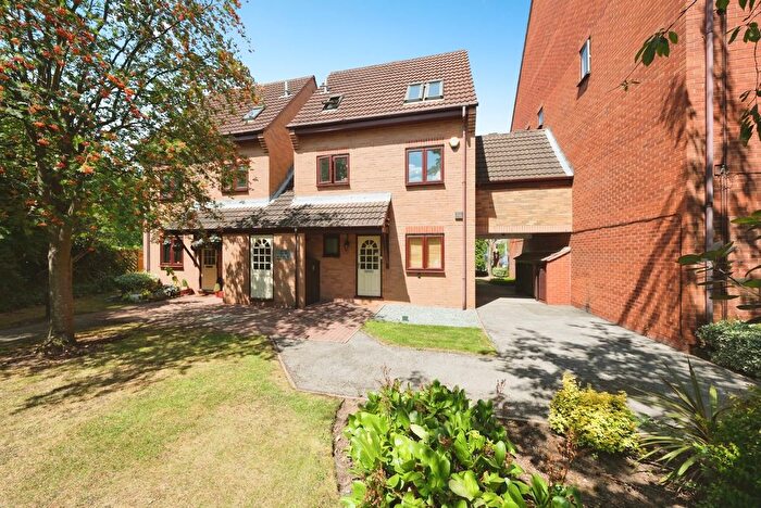 2 Bedroom Flat For Sale In Heron Wharf, Nottingham, Nottinghamshire, NG7