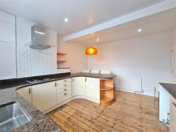 2 Bedroom Flat To Rent In Market Street, Stoke-On-Trent, Staffordshire, ST3