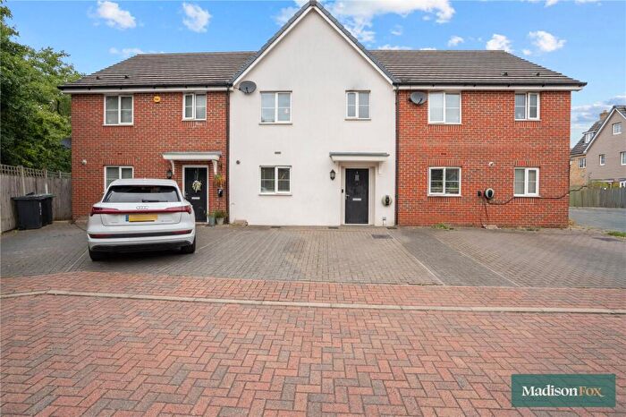 3 Bedroom Terraced House For Sale In Roseberry Drive, Chigwell, IG7