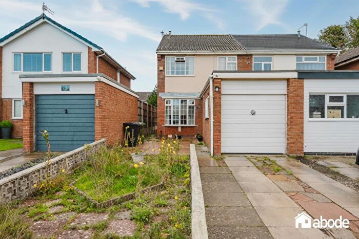 3 Bedroom Semi-Detached House For Sale In The Roundway, Hightown, Liverpool, L38