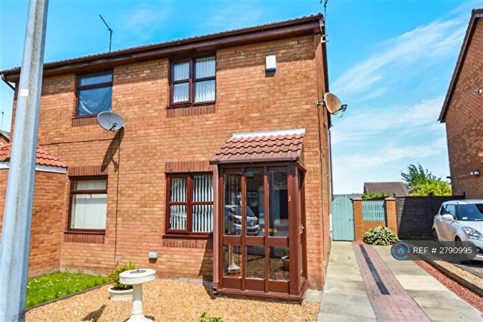 2 Bedroom Semi-Detached House To Rent In Fossdale Close, Hull, HU8