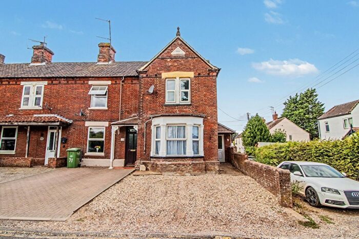 3 Bedroom Semi-detached House For Sale In Fakenham, Norfolk, NR21