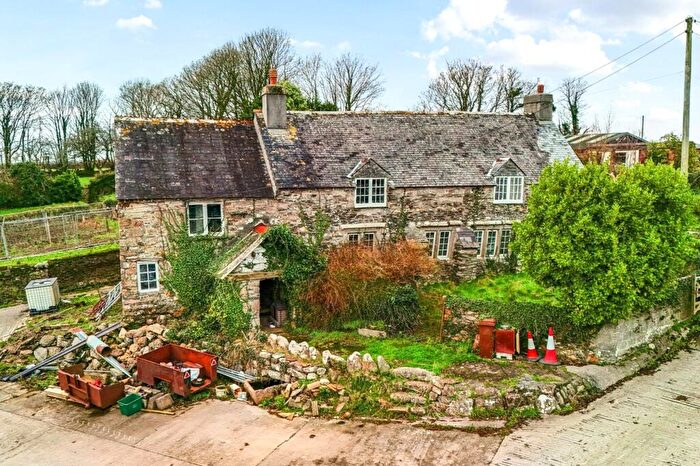 Detached House For Sale In Hunsdon Farmhouse And Walled Garden, Ivybridge, Devon, PL21
