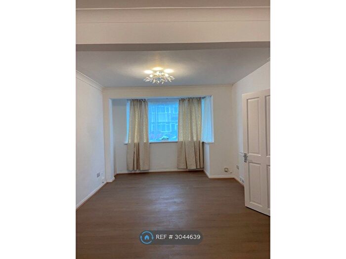 3 Bedroom Semi Detached House To Rent In Galpins Road, Thornton Heath, CR7