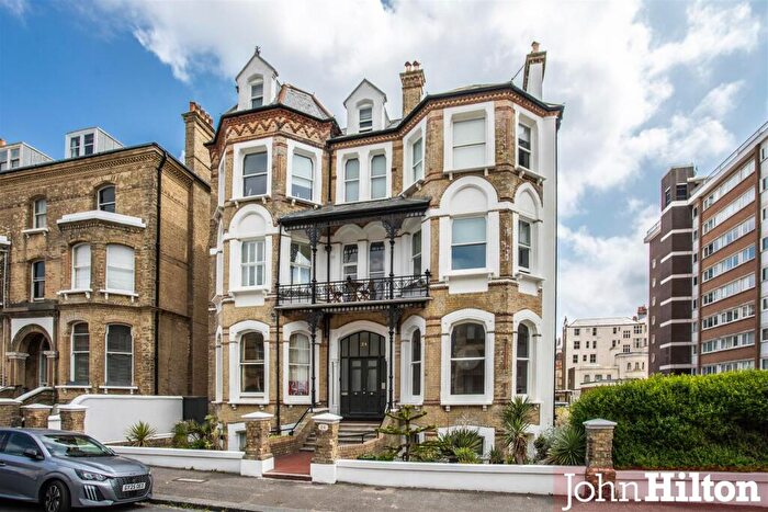 2 Bedroom Flat To Rent In Second Avenue, Hove, BN3