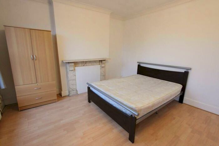 2 Bedroom Apartment To Rent In Rectory Road, London, N16
