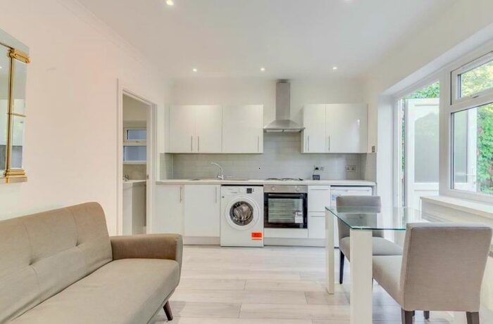 Studio To Rent In Aberdare Gardens, London, NW6