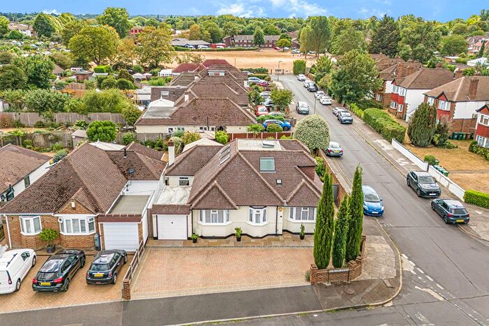 4 Bedroom Detached House For Sale In Kilmiston Avenue, Shepperton, Surrey, TW17
