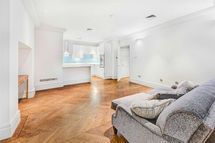 2 Bedroom Flat To Rent In South Audley Street, Mayfair, London, W1K